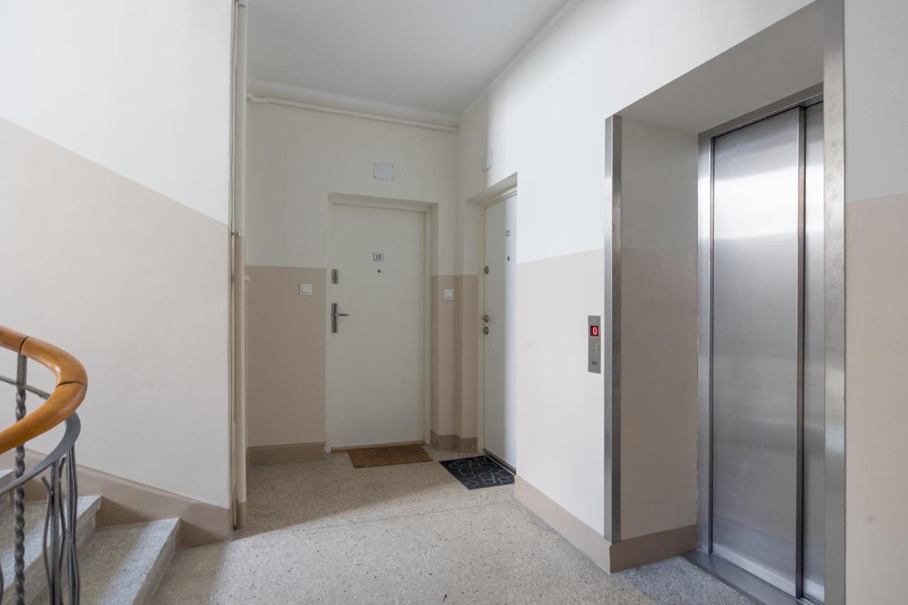 Metro Raclawicka Red Apartment Varsovia Exterior foto
